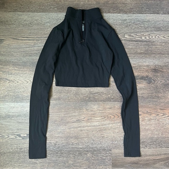 Balance Athletica Black Long Sleeve Crop Zip-Up Top - Picture 5 of 7